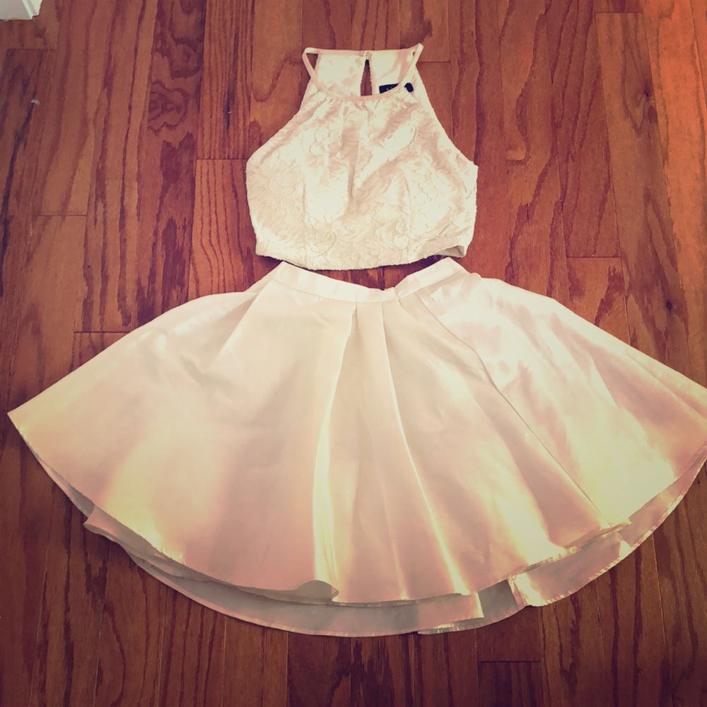 Short homecoming cream dress / formal events